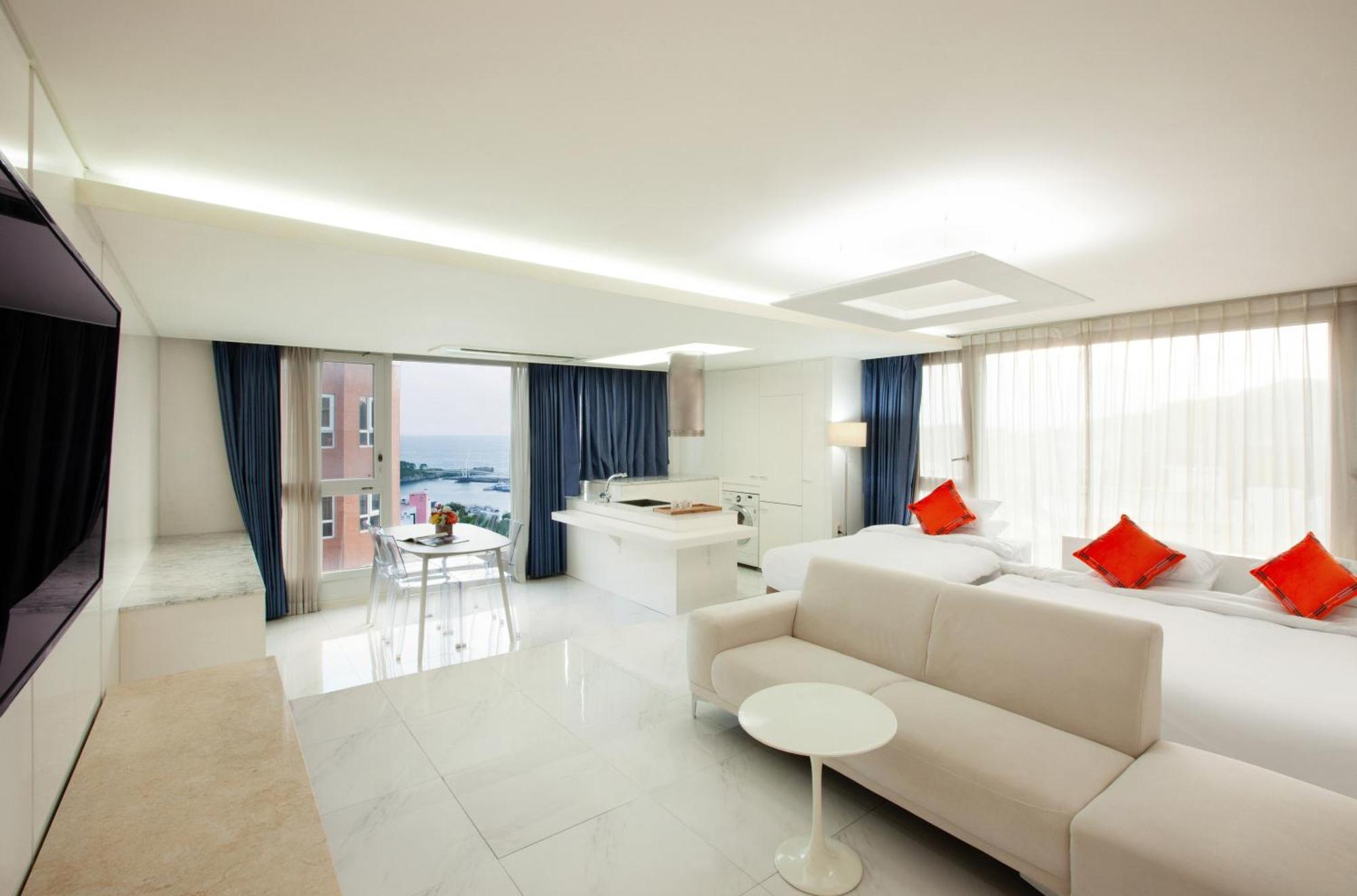 Shin Shin Hotel Jeju Ocean Согвипхо Экстерьер фото