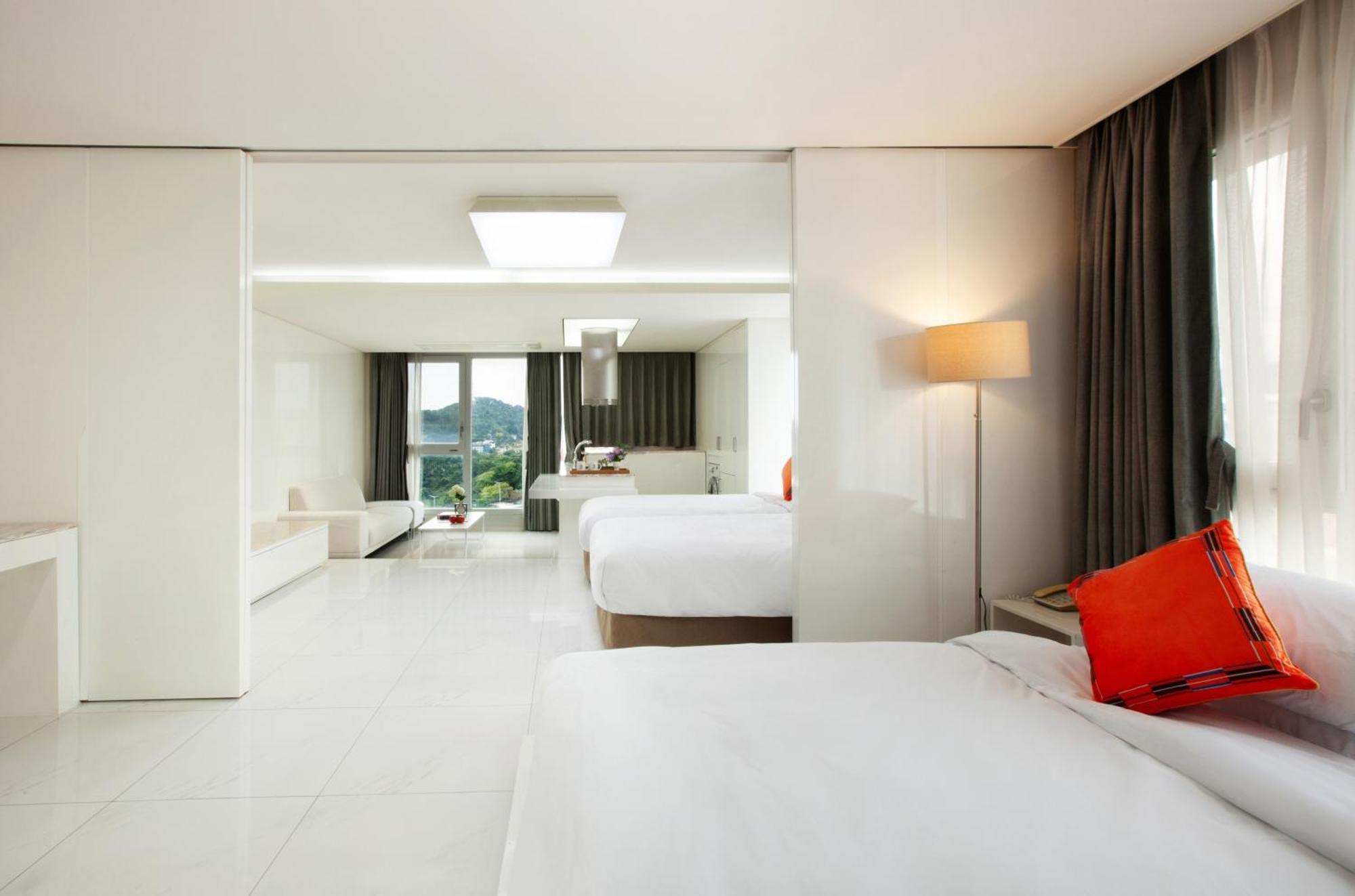 Shin Shin Hotel Jeju Ocean Согвипхо Экстерьер фото