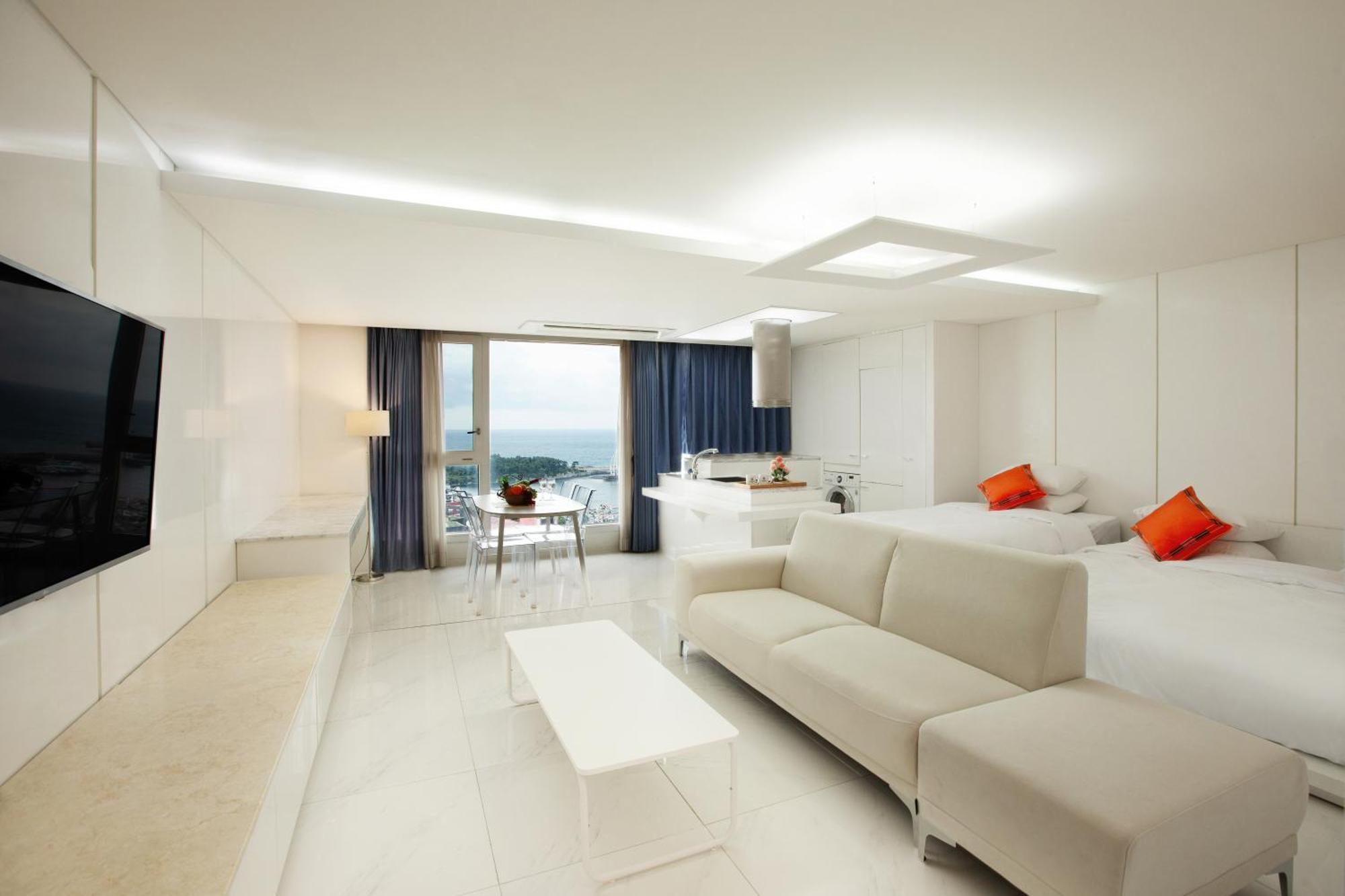 Shin Shin Hotel Jeju Ocean Согвипхо Экстерьер фото