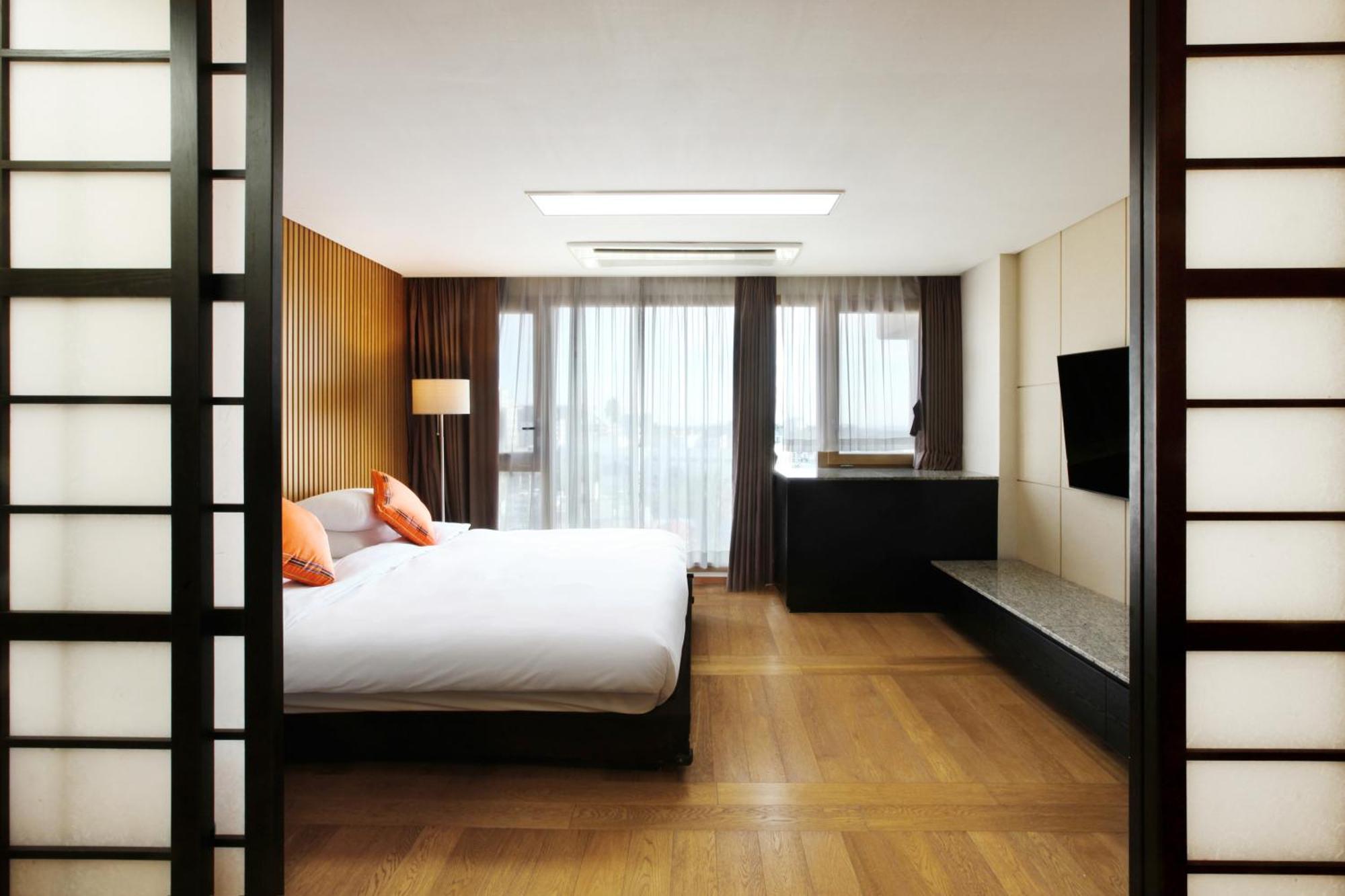 Shin Shin Hotel Jeju Ocean Согвипхо Экстерьер фото